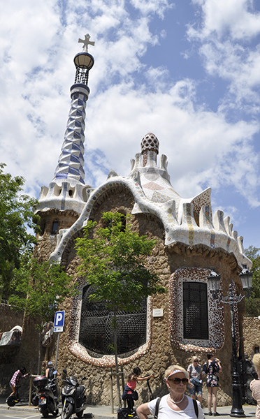 Gueill Park Exit house (Gaudi Architecture)